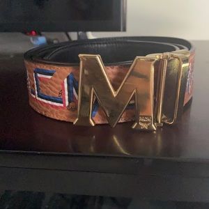 Reversible Mcm belt no box! love the colors